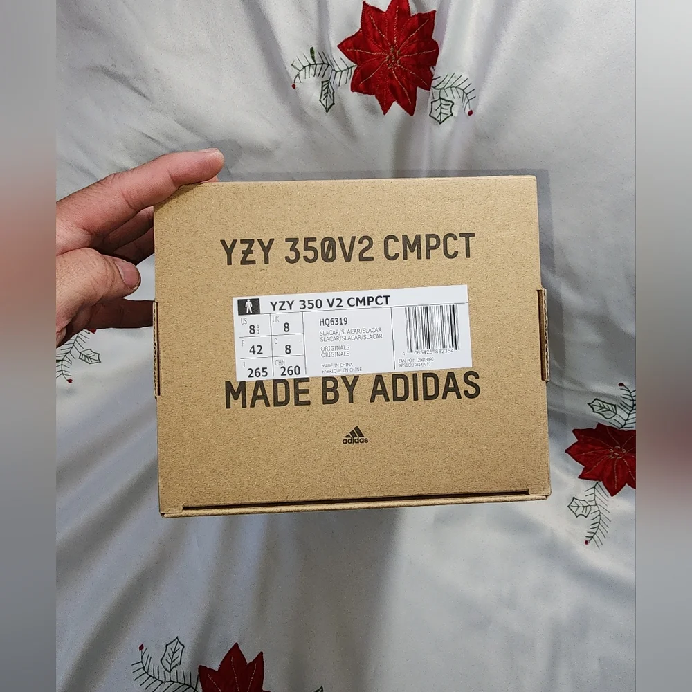 Adidas Yeezy Boost 350 V2
CMPCT Slate Carbon Size 8.5 Men's - Picture 16 of 16